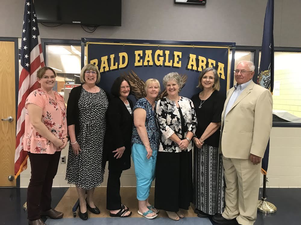2017-18 retirees celebrated for years of service to district